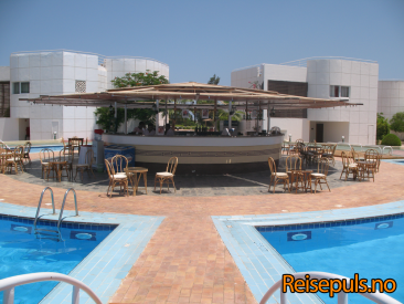 Sharm_reef_hotel_pool-bar